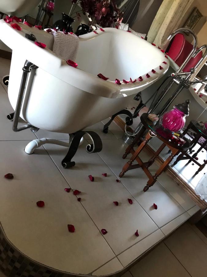 Annie'S Boutique Guesthouse And Garden Spa Hartbeespoort Exterior photo