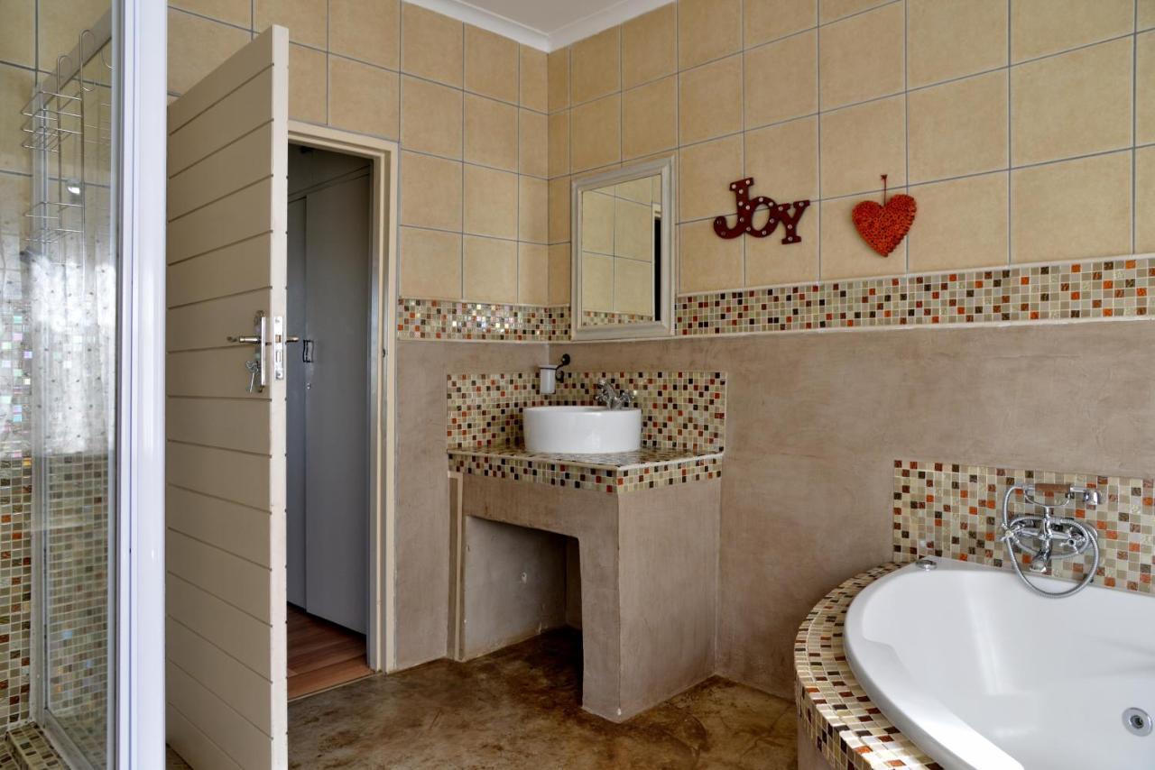 Annie'S Boutique Guesthouse And Garden Spa Hartbeespoort Exterior photo