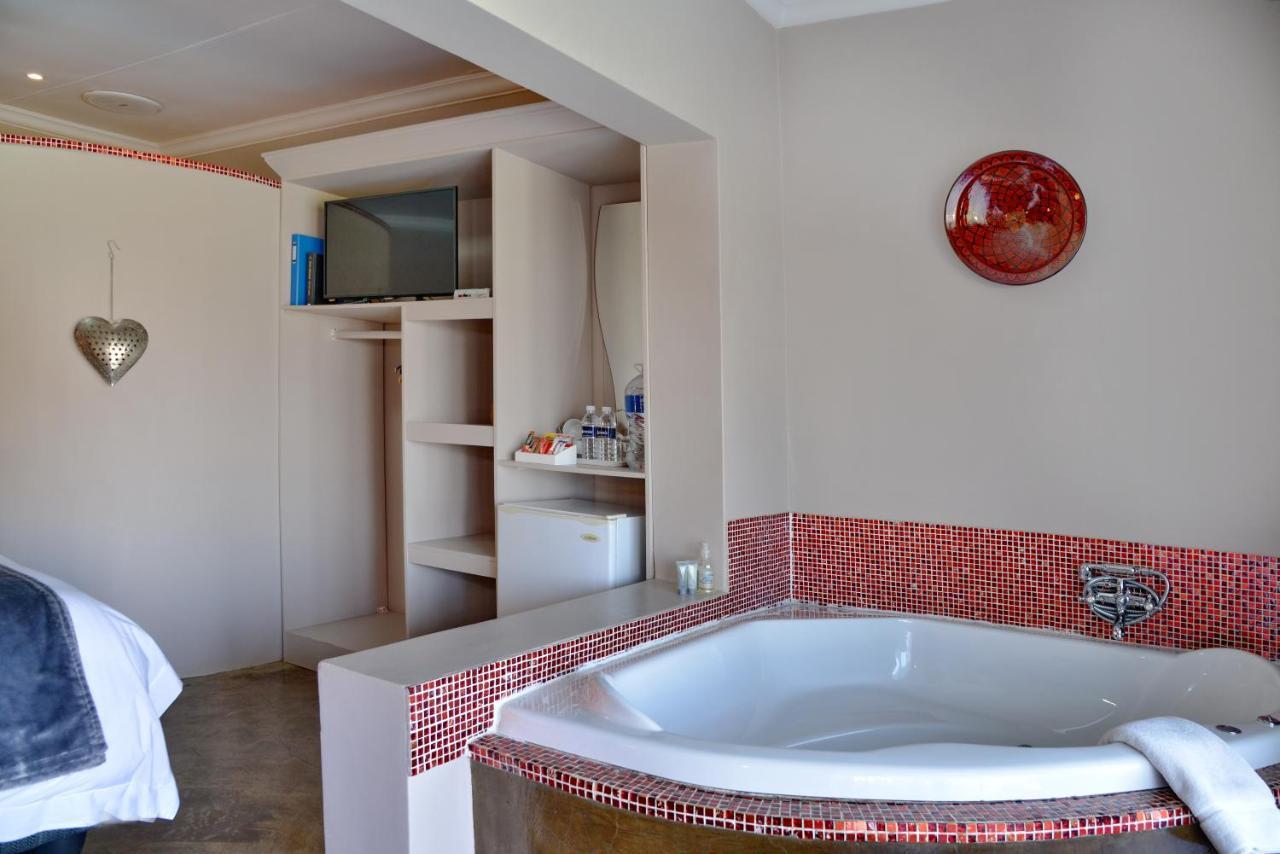 Annie'S Boutique Guesthouse And Garden Spa Hartbeespoort Exterior photo