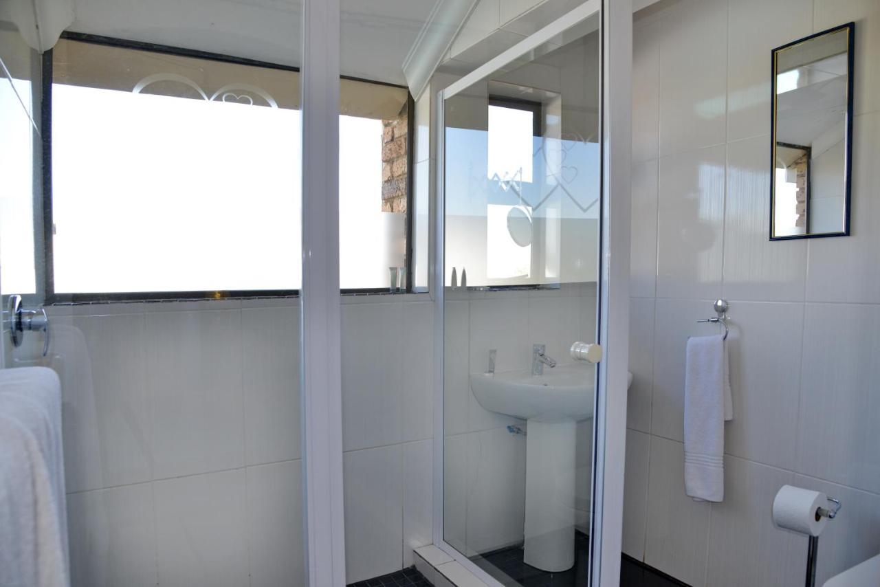 Annie'S Boutique Guesthouse And Garden Spa Hartbeespoort Exterior photo