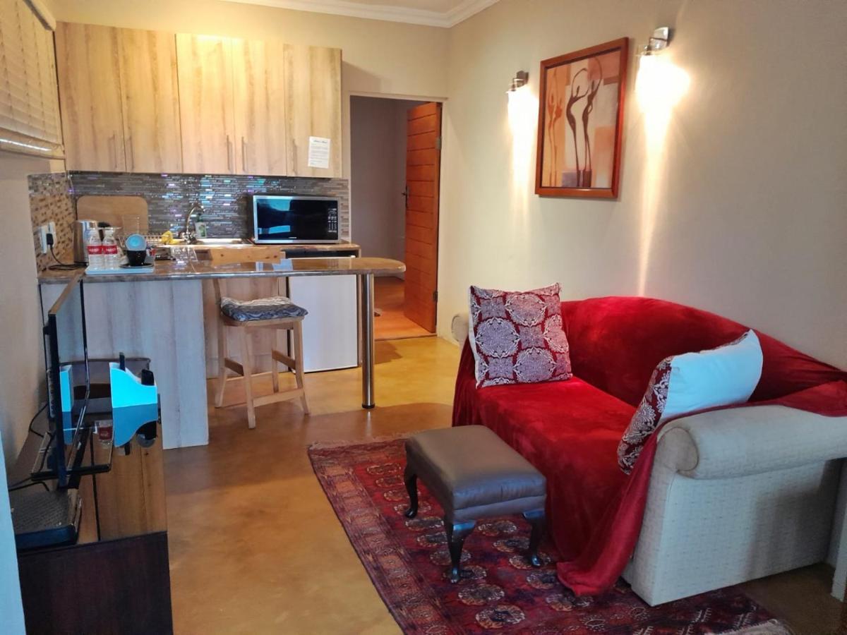Annie'S Boutique Guesthouse And Garden Spa Hartbeespoort Exterior photo