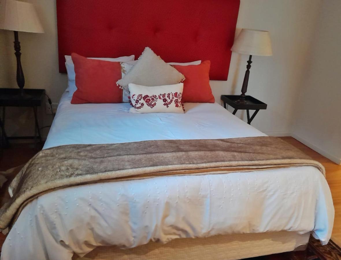 Annie'S Boutique Guesthouse And Garden Spa Hartbeespoort Exterior photo