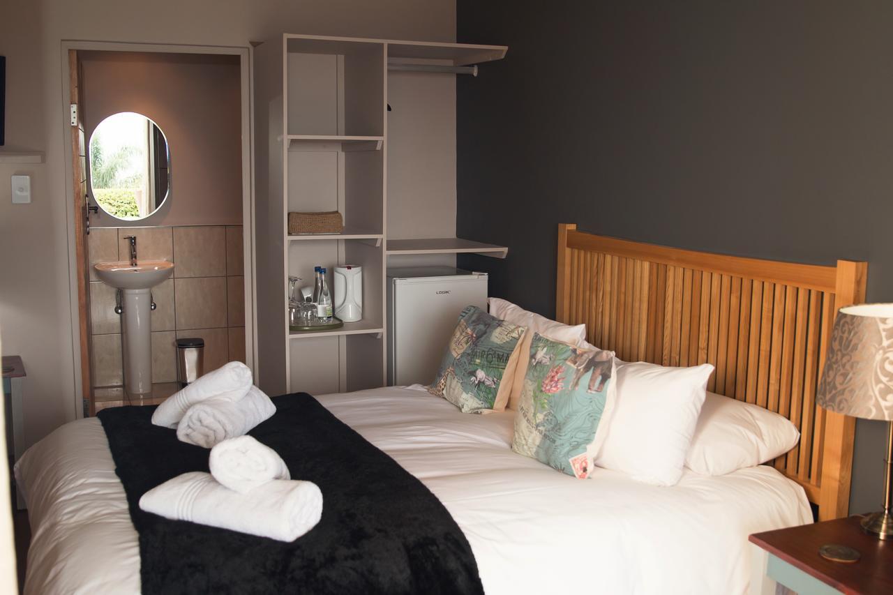 Annie'S Boutique Guesthouse And Garden Spa Hartbeespoort Exterior photo
