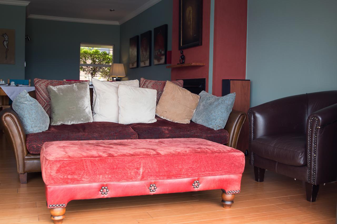 Annie'S Boutique Guesthouse And Garden Spa Hartbeespoort Exterior photo